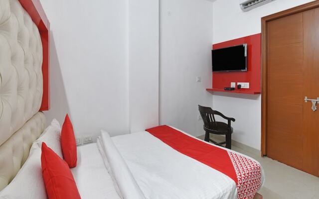 Oyo 19525 Rg Corporate Suites