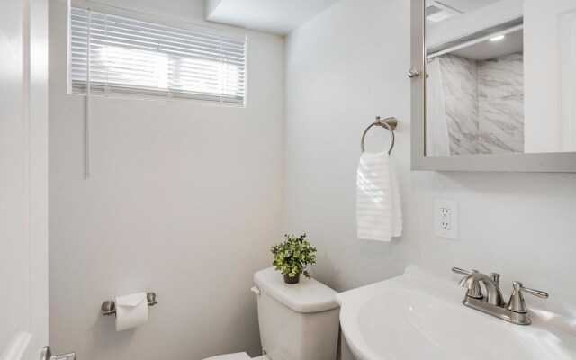 Quiet Getaway, Modern Kitchen and Foosball Table