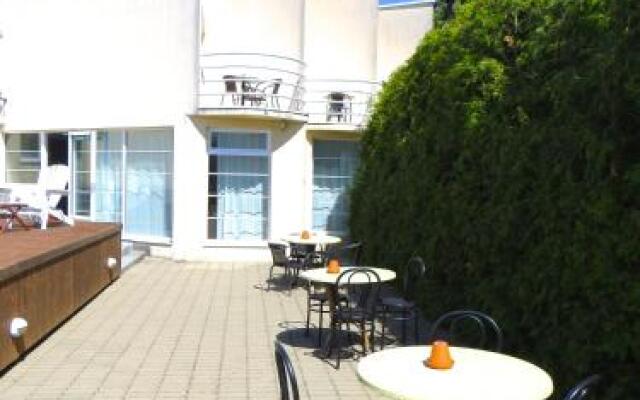 Hotel Vesiroos