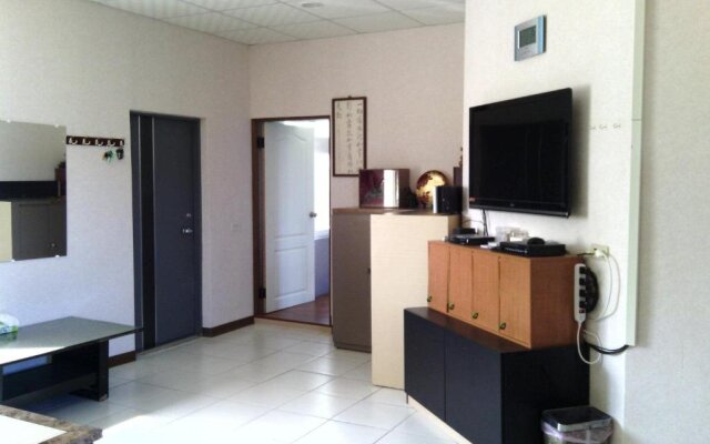 Lev 77 Hostel
