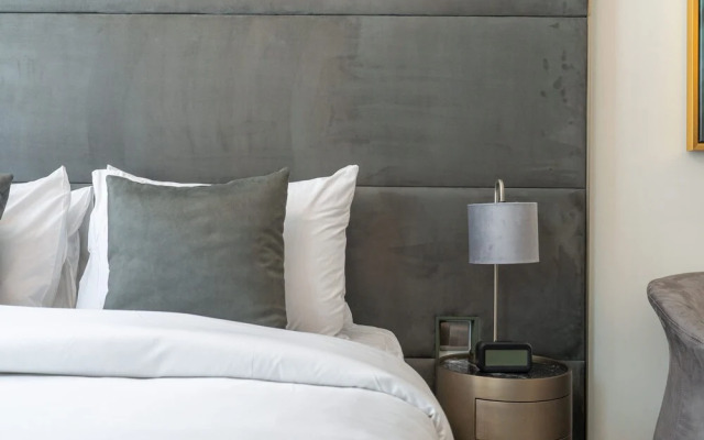 Spectacular Getaway in This Studio in The Autograph