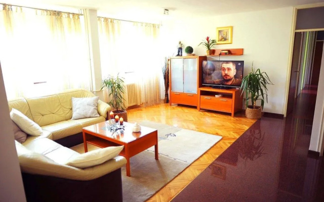 Family Apartment Teo