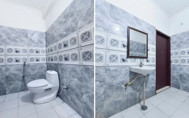 Fabhotel Dream Palace