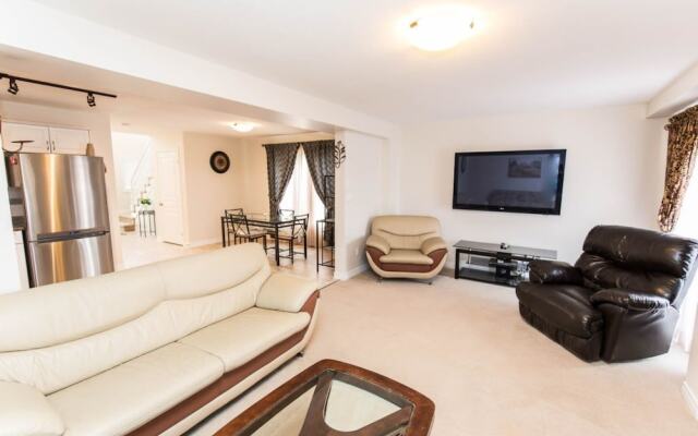 Fallsview Family Home