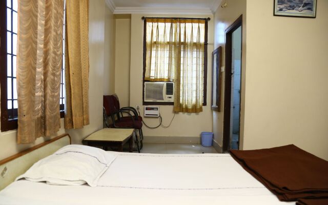 Sai sri Krishna Deluxe Lodge