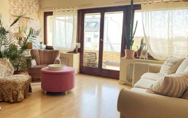 Vienna Christmas Market Rooftop Dollhouse 4 Couple