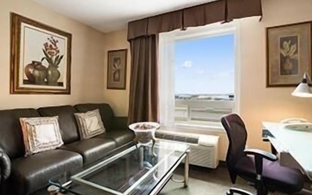 Ramada Clairmont/Grande Prairie
