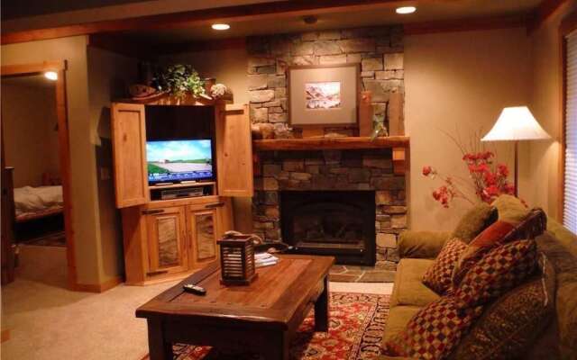 Gray Wolf Den - 4 Br Condo
