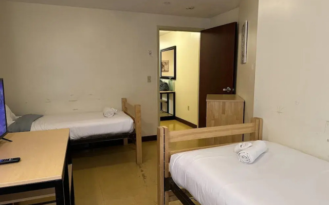 Cozy Downtown Apartment TV Walk Everywhere