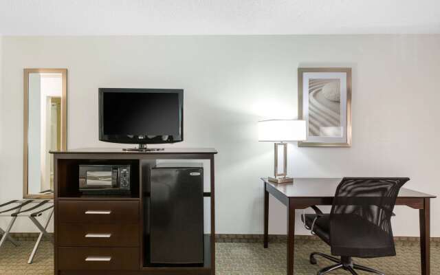 Quality Inn Clute Freeport