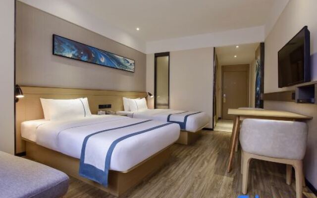 Rezen Jundun Hotel (Chongqing Jiefangbei Pedestrian Street Hong Ya Dong)