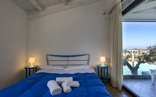 Villa Retreat With Mesmerizing sea View