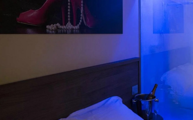 OverMotel