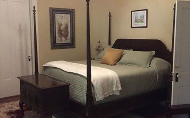 Collina Plantation Inn