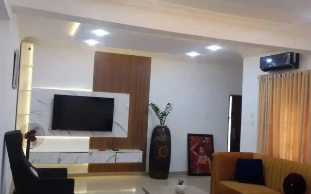 Amia Gold Luxury Apartment
