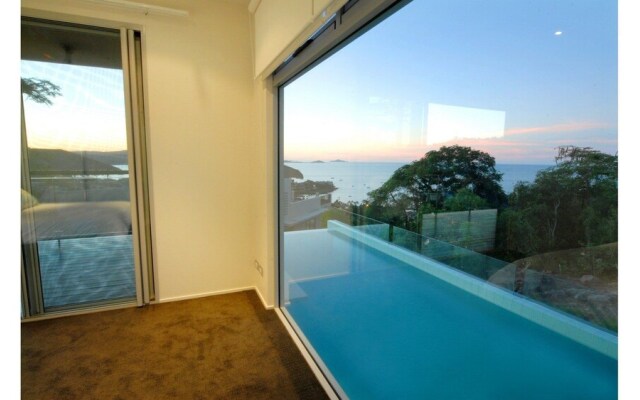 Horizons - Airlie Beach