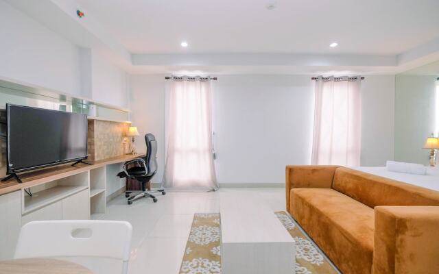 Spacious and Comfy Studio at Azalea Suites Cikarang Apartment