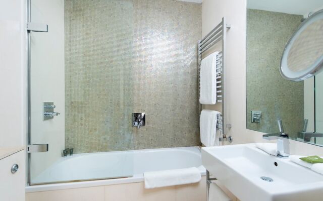 Luxury, Spacious 2BR Apartment in Mayfair