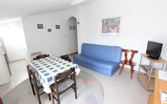 Apartments Lora