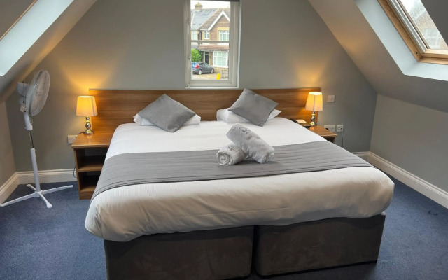 The Corner House Hotel Gatwick