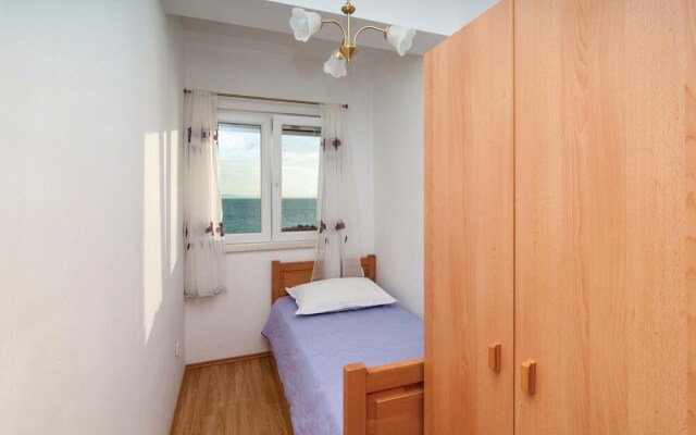 Amazing Home in Podstrana With Wifi and 2 Bedrooms