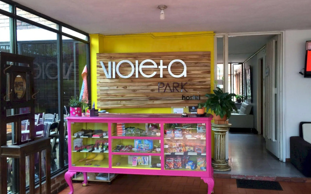 Violeta Park Hostel