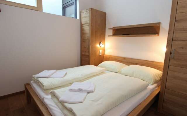 Stylish Flat With Garden & Sauna Access