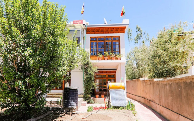 Semskit Guest House by OYO Rooms