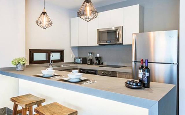 Bright Full Furnished 2 Bedrooms Waiting For You