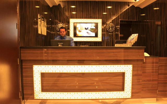 Montreal Naif Hotel