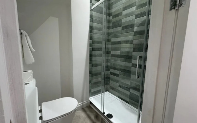 London Studios and Suites