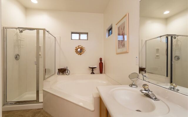 AZ Nirvana 3 BR by Casago