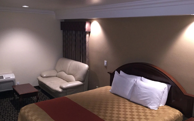 Ontario Inn & Suites