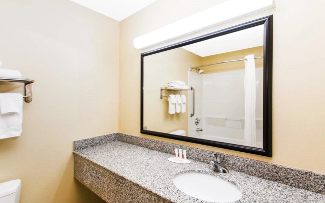 Spark by Hilton Savannah South I-95