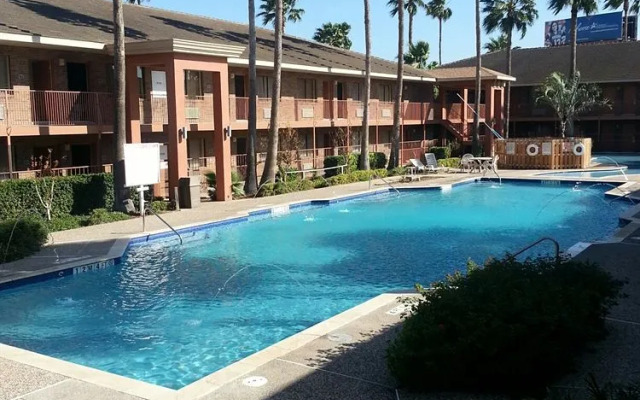 Palm Aire Hotel and Suites Weslaco