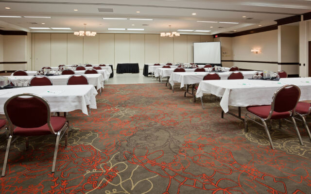 Holiday Inn Burlington Conference Centre by IHG