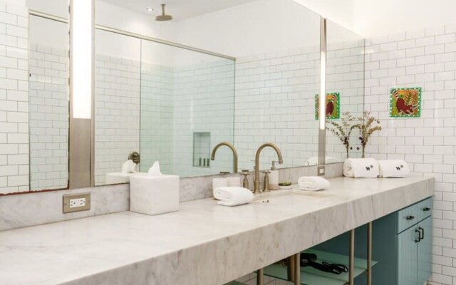 w 3BR Duplex Penthouse With Private Pool