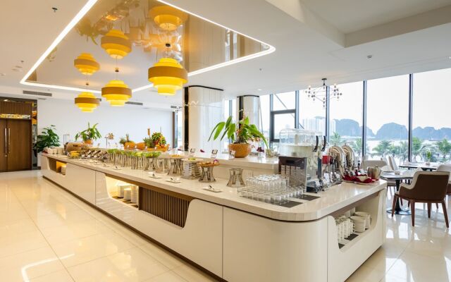 Muong Thanh Grand Bai Chay Hotel