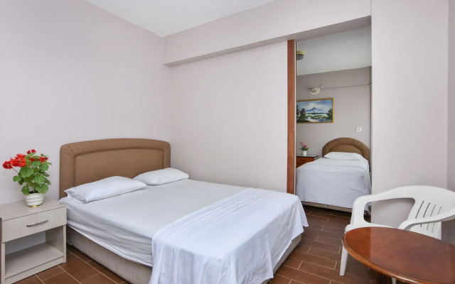 Nil Hotel
