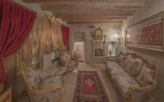 Elika Cave Suites & Spa