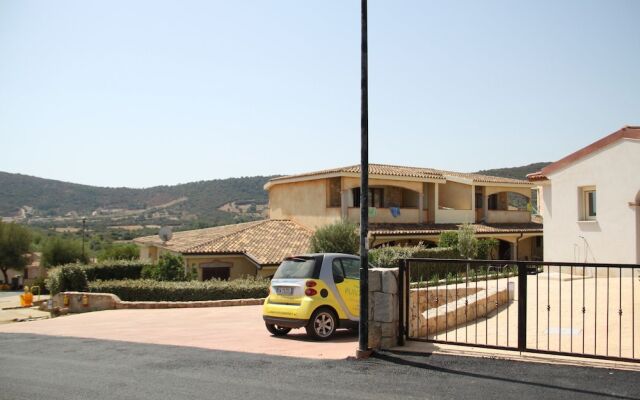 Tourquoise and Wood Stilish House 23