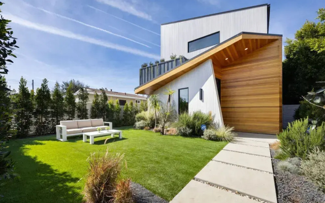 The Bella Villa 2 in Venice