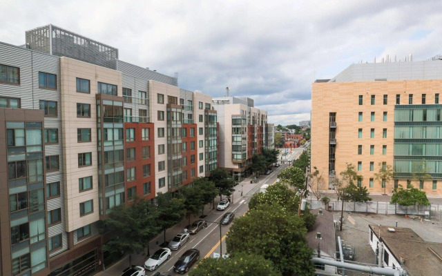 Global Luxury Suites at Kendall West