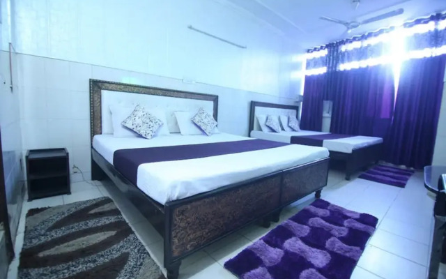 Goroomgo City Palace Chandigarh