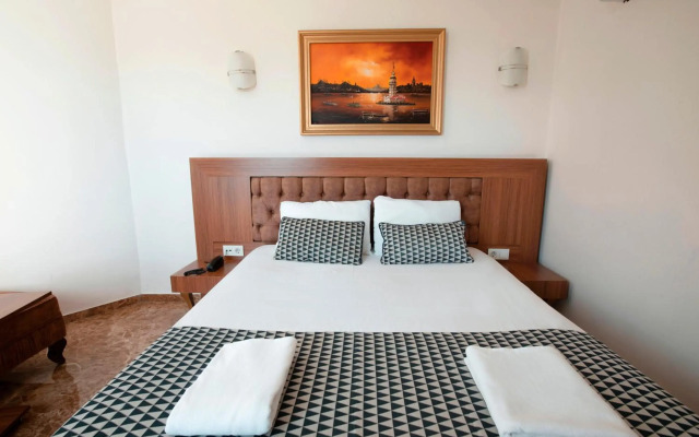 Kristal Beach Hotel