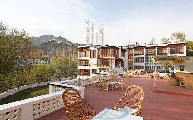 Omasila Hotel