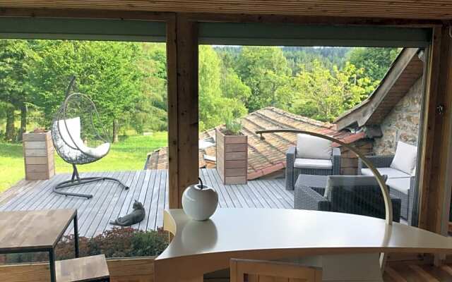 Une Suite a la Campagne (Adults Only)