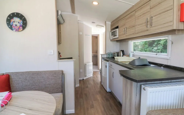 25 Manleigh Park