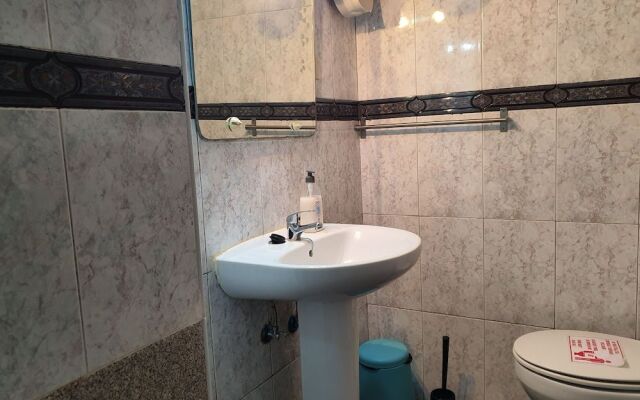 Low Cost Room Las Llaves 3