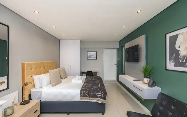Stylish and Modern Studio in the Beachfront